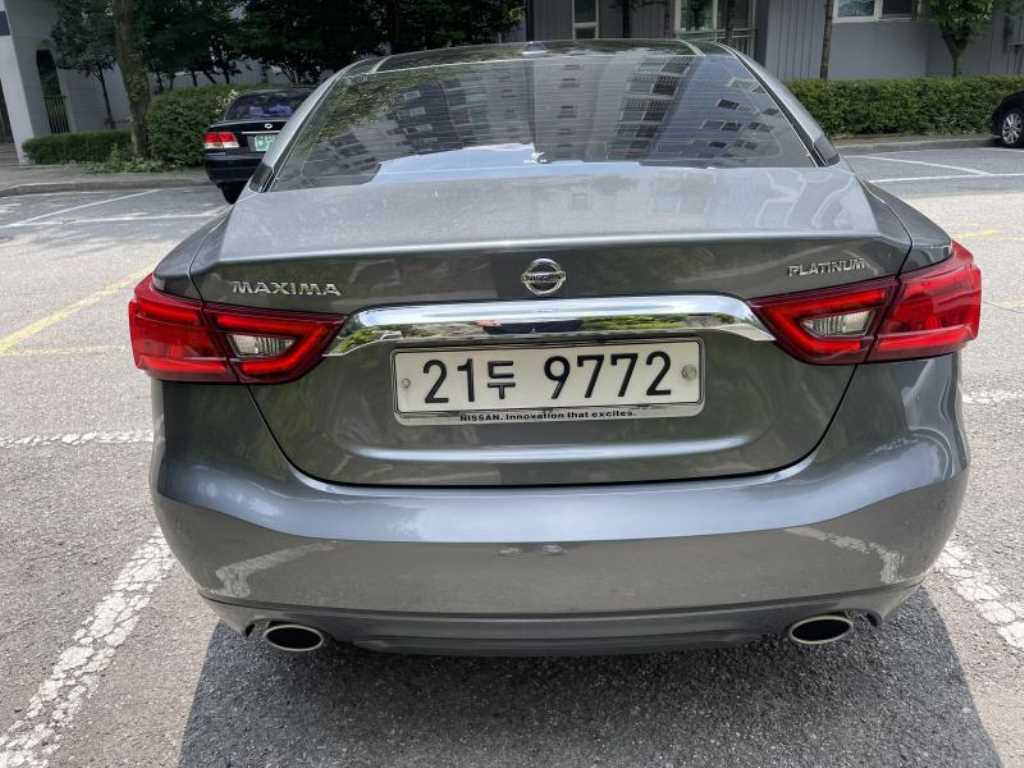 Nissan Maxima - Vista 4