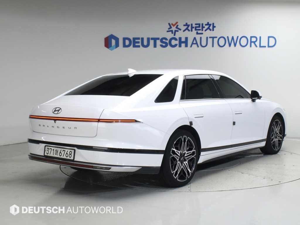 HYUNDAI Grandeur - Vista 2