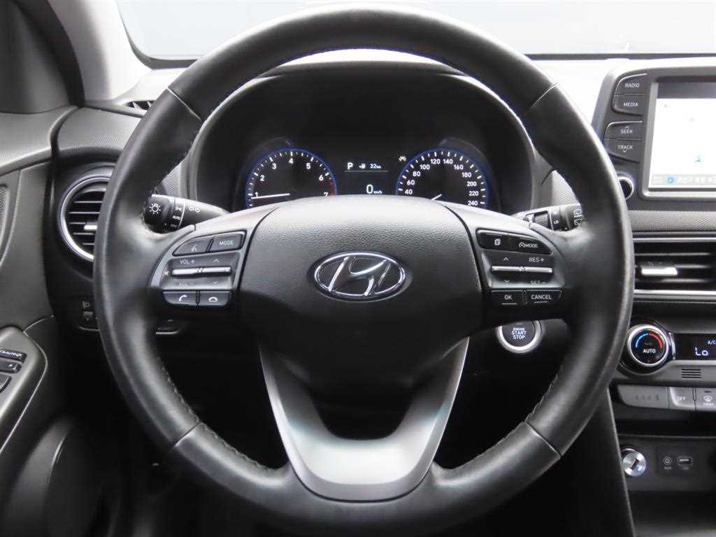 HYUNDAI Kona - Vista 10