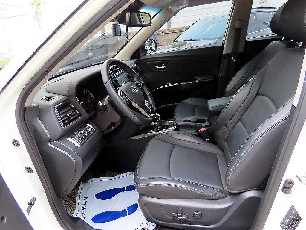 Ssangyong Tivoli - Vista 5