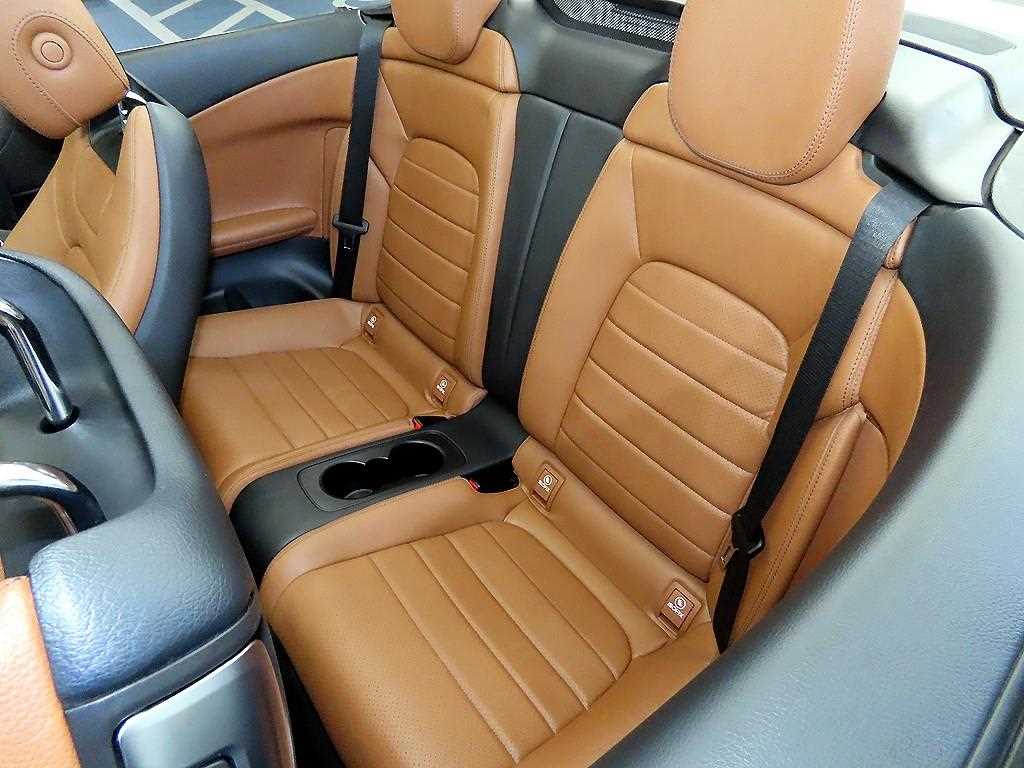 Mercedes Benz C Class - Vista 9