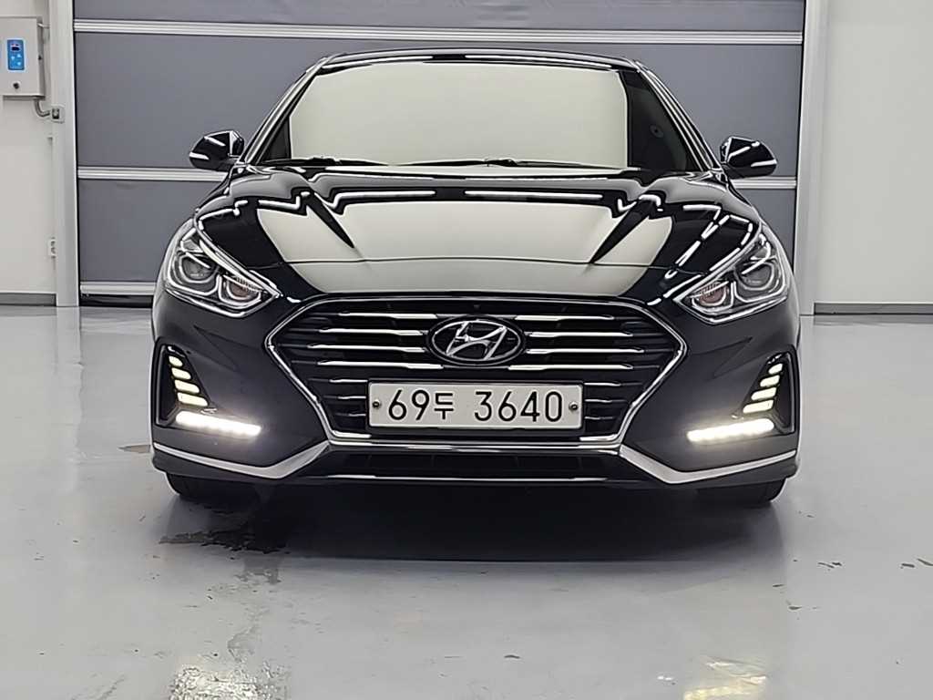 HYUNDAI Sonata - Vista 2