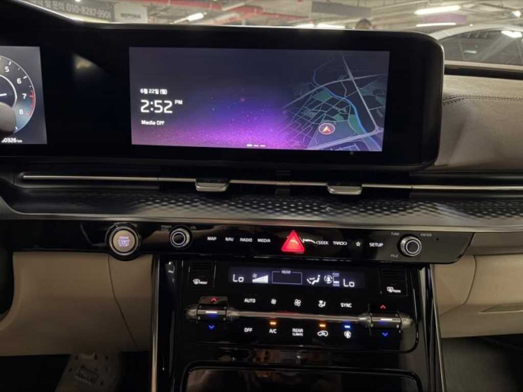 KIA Carnival - Vista 11