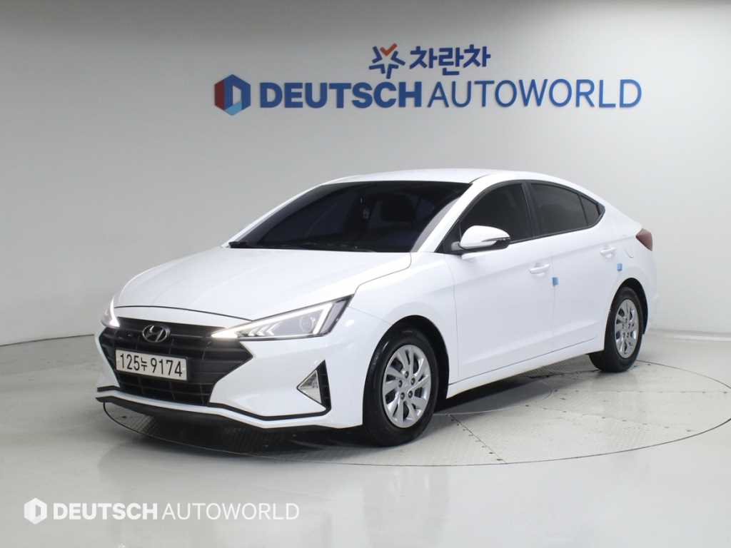 HYUNDAI Avante 2018 Blanco - Importación desde Corea - HF Imports Iquique - Foto 1