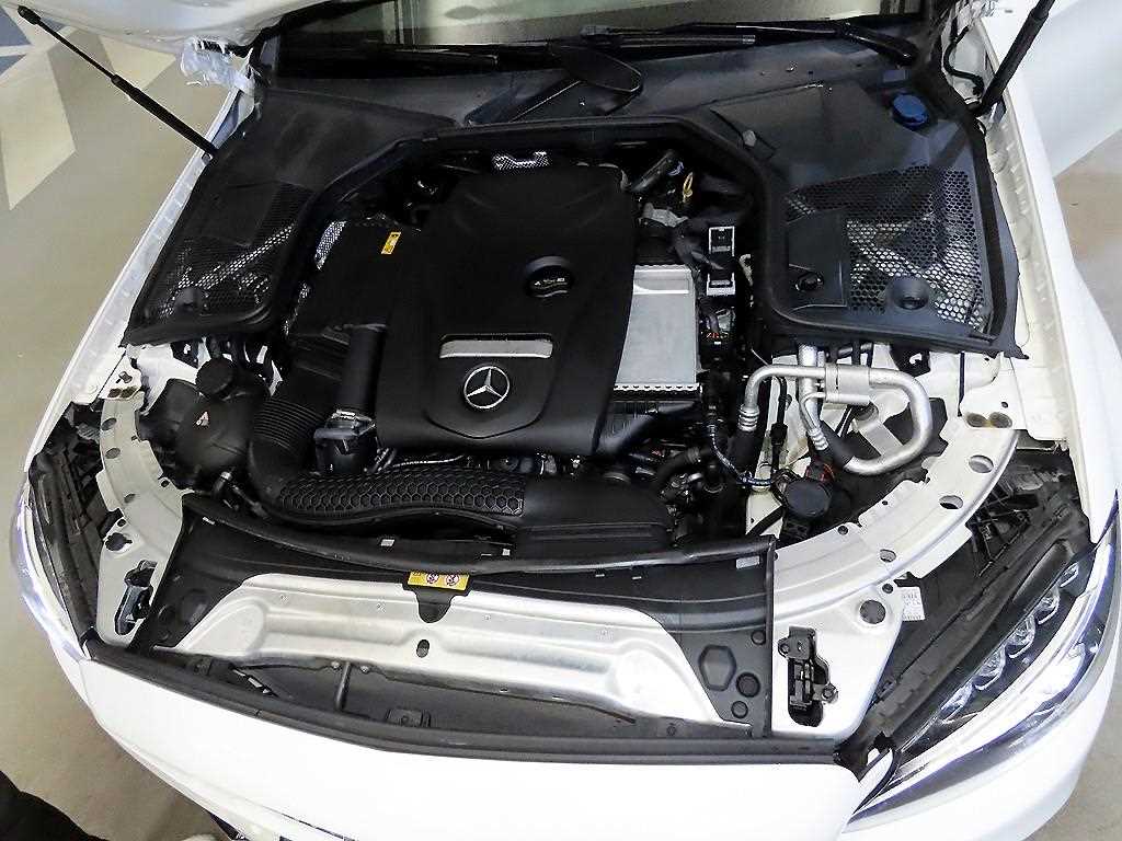 Mercedes Benz C Class 2018 Blanco - Importación desde Corea - HF Imports Iquique - Foto 19