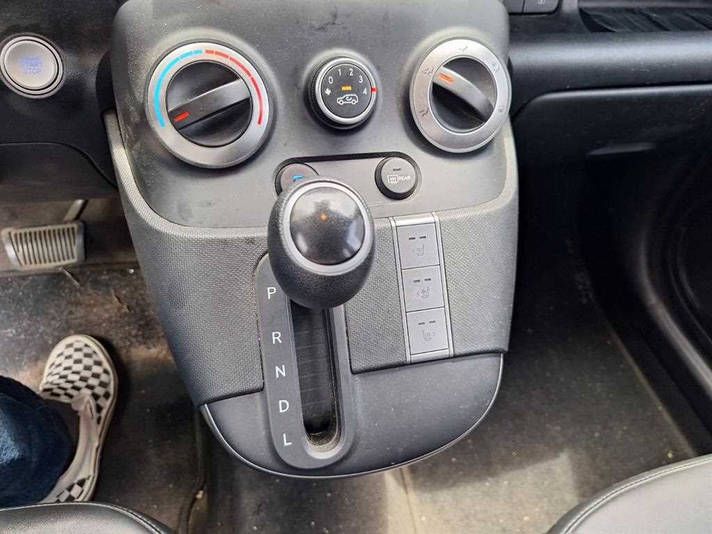 HYUNDAI Casper - Vista 8