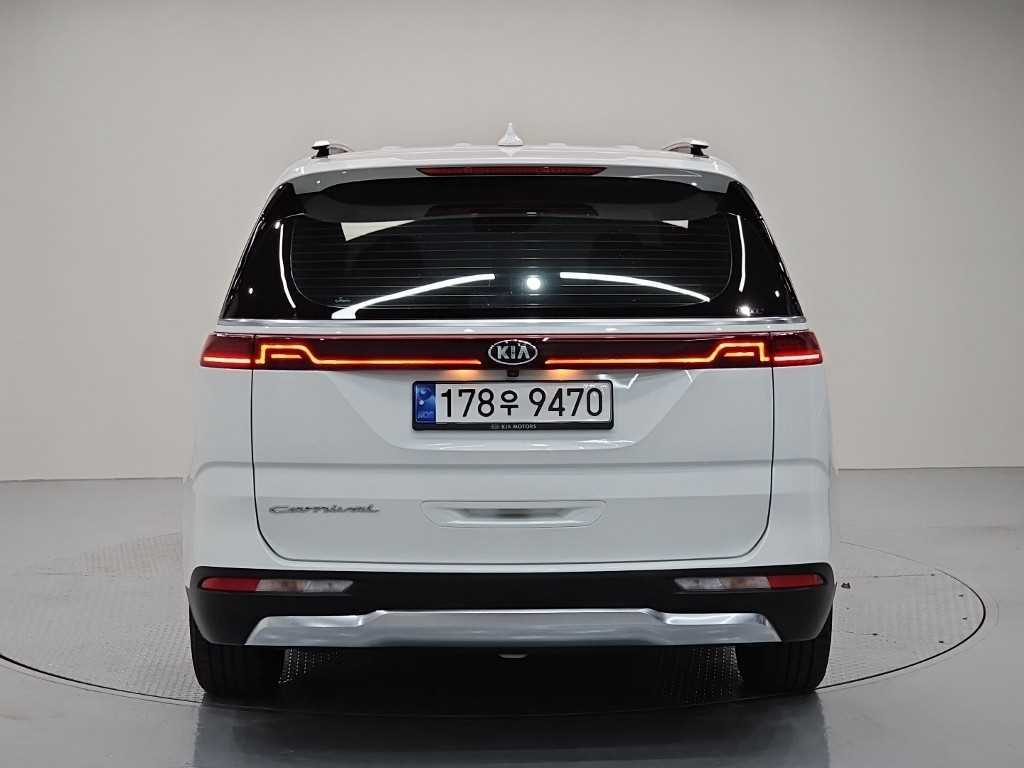 KIA Carnival - Vista 3