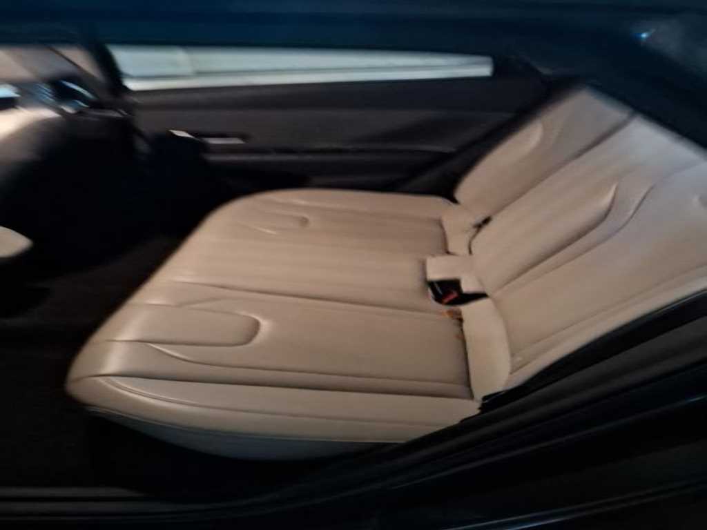 HYUNDAI Avante - Vista 6