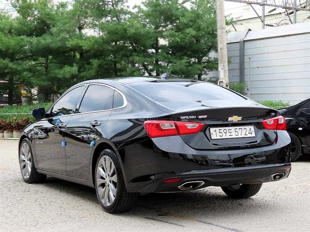 Chevrolet Malibu - Vista 3
