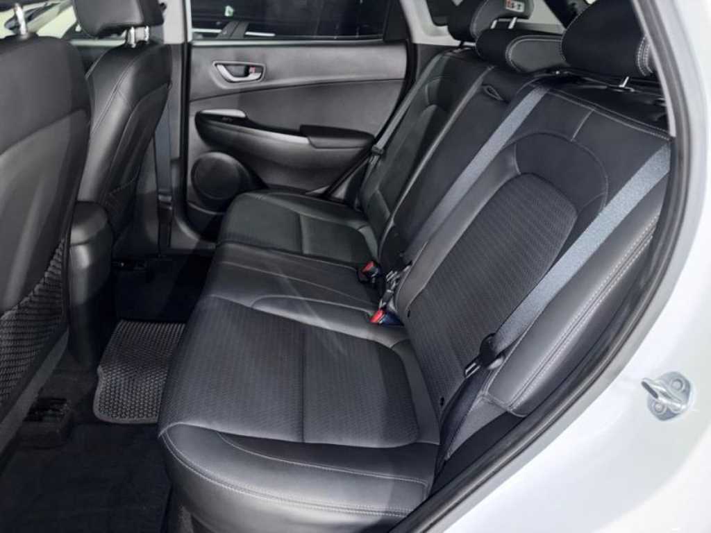 HYUNDAI Kona - Vista 7
