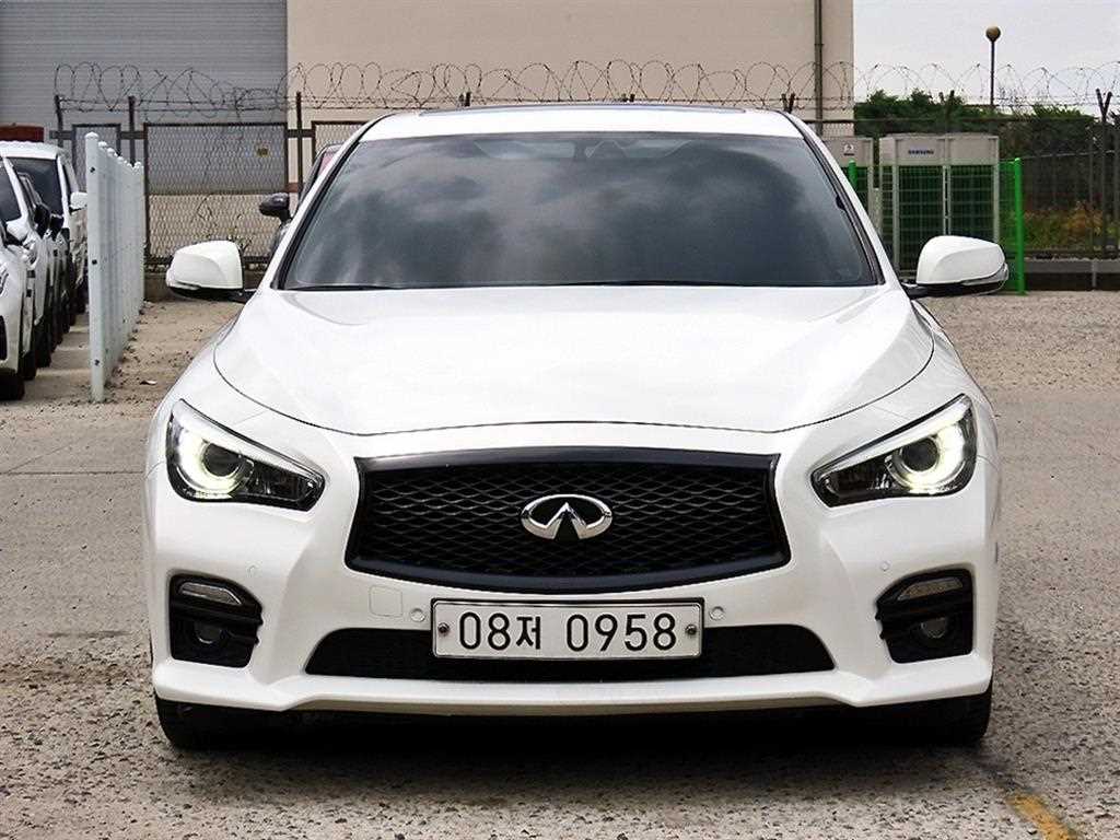 Infiniti Q