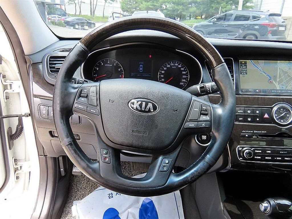KIA K7 - Vista 8