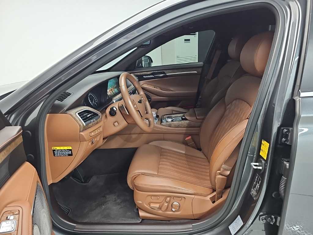 Genesis G90 - Vista 11