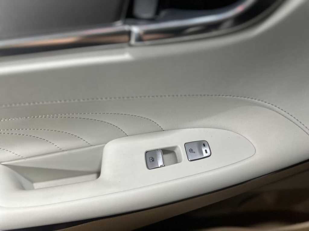 HYUNDAI Grandeur - Vista 7