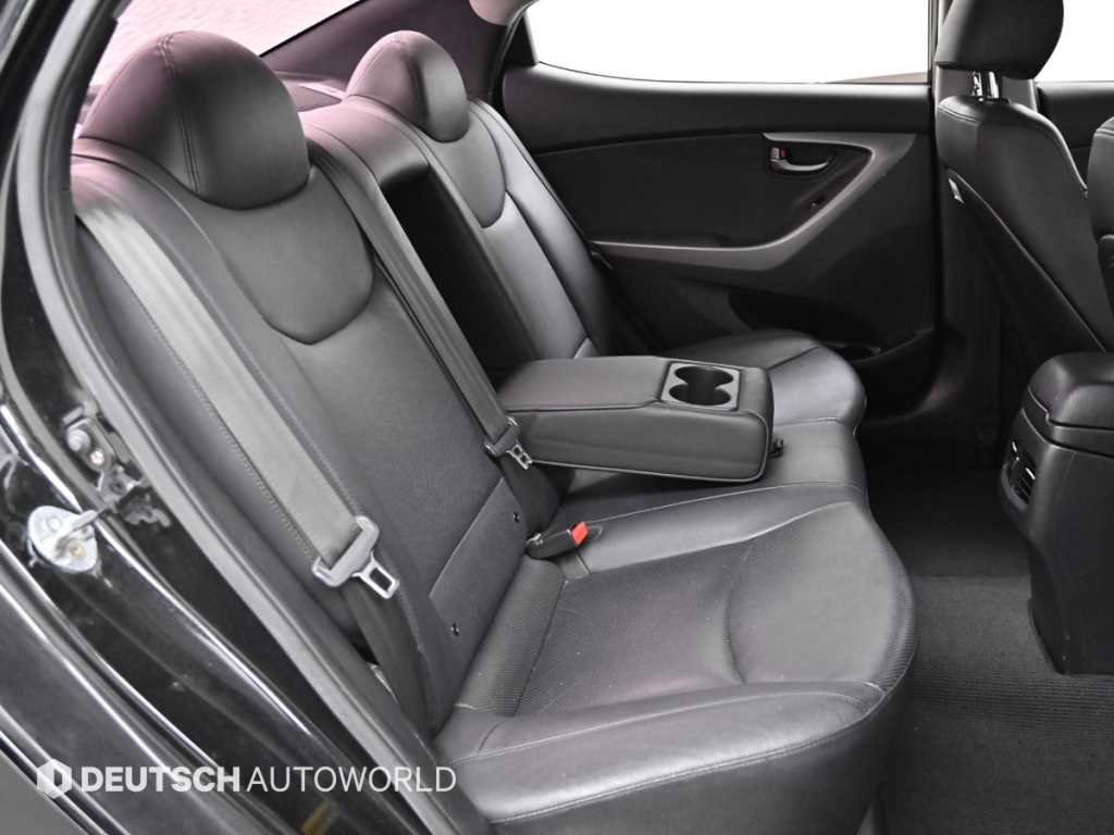 HYUNDAI Avante - Vista 12