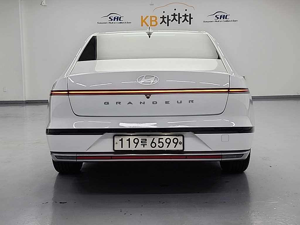 HYUNDAI Grandeur - Vista 3