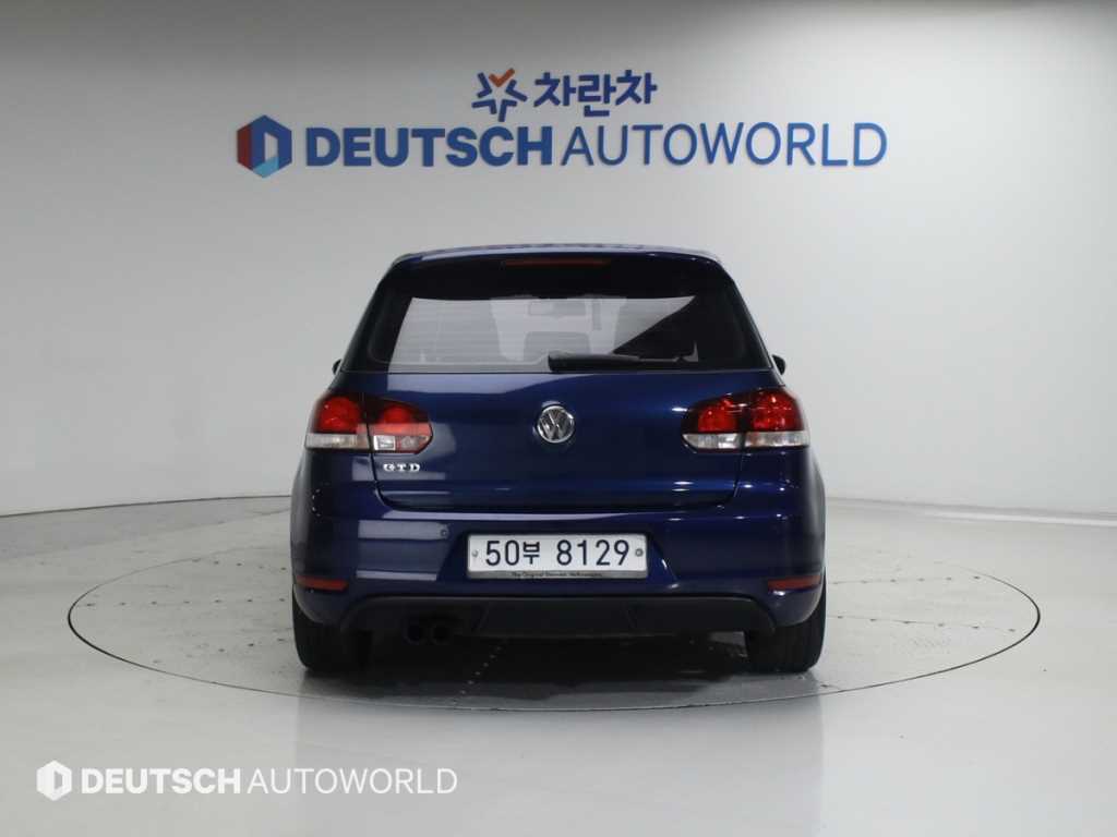 Volkswagen Golf - Vista 4