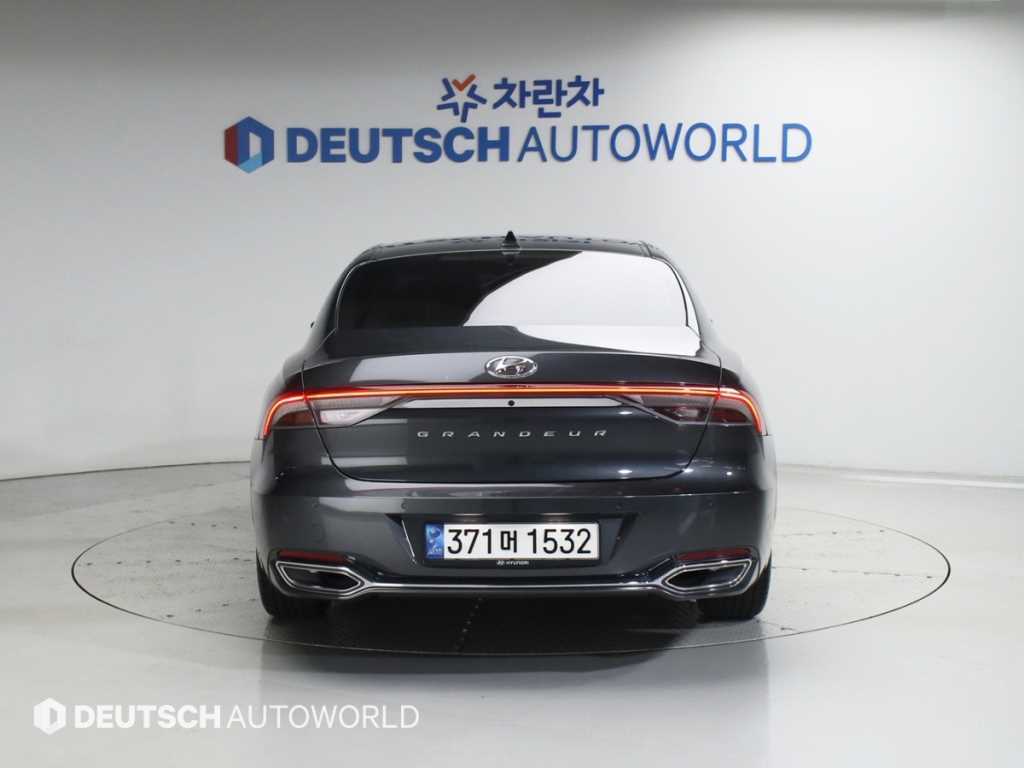 HYUNDAI Grandeur - Vista 4