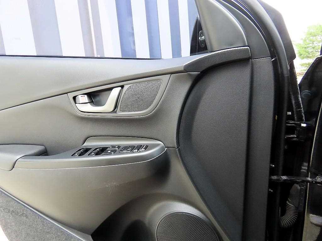 HYUNDAI Kona - Vista 11