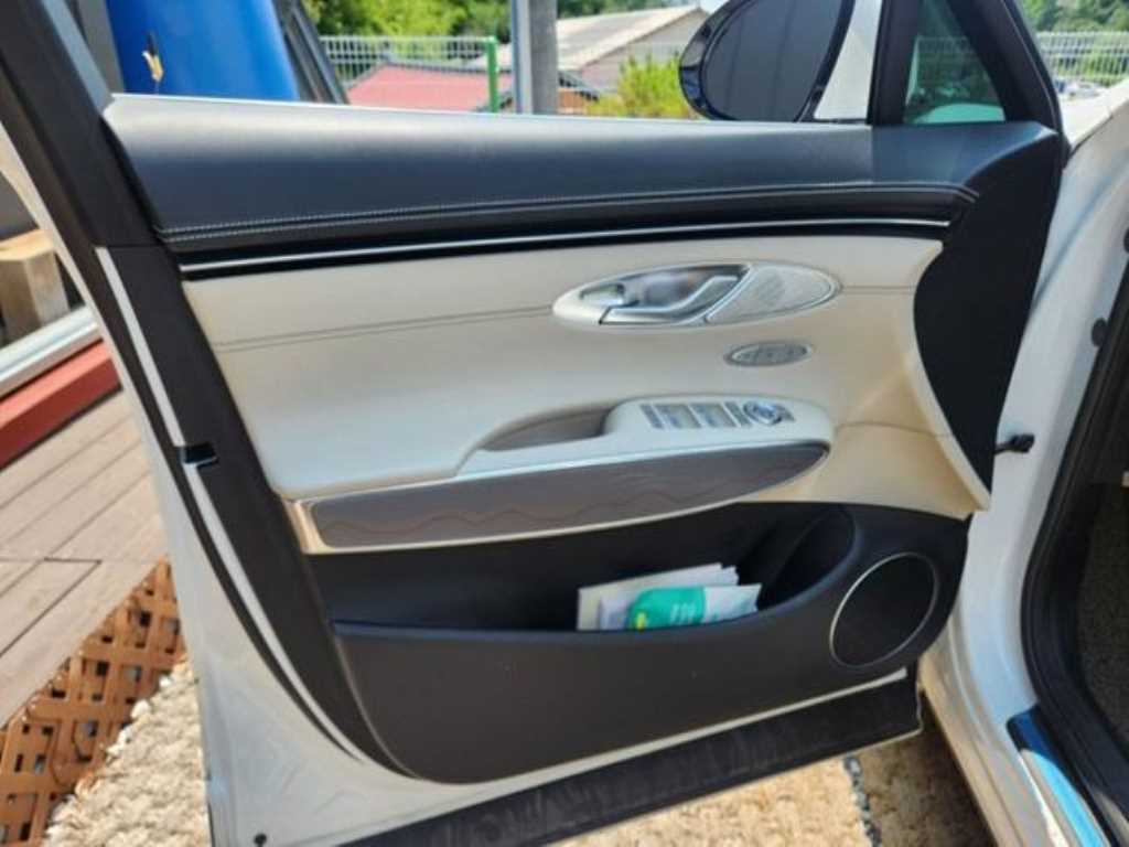 Genesis GV70 2024 Blanco - Importación desde Corea - HF Imports Iquique - Foto 15