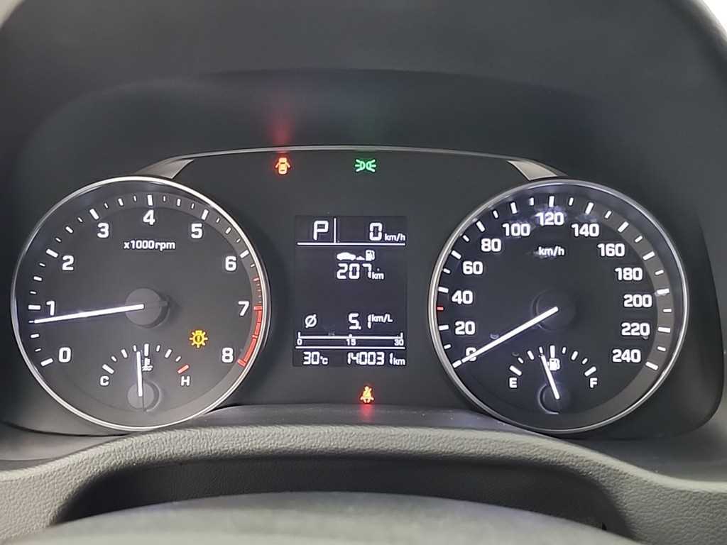 HYUNDAI Avante - Vista 6