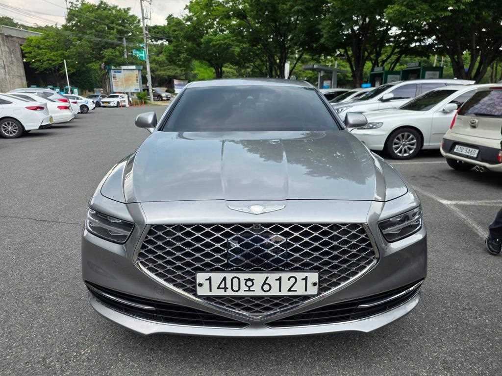 Genesis G90