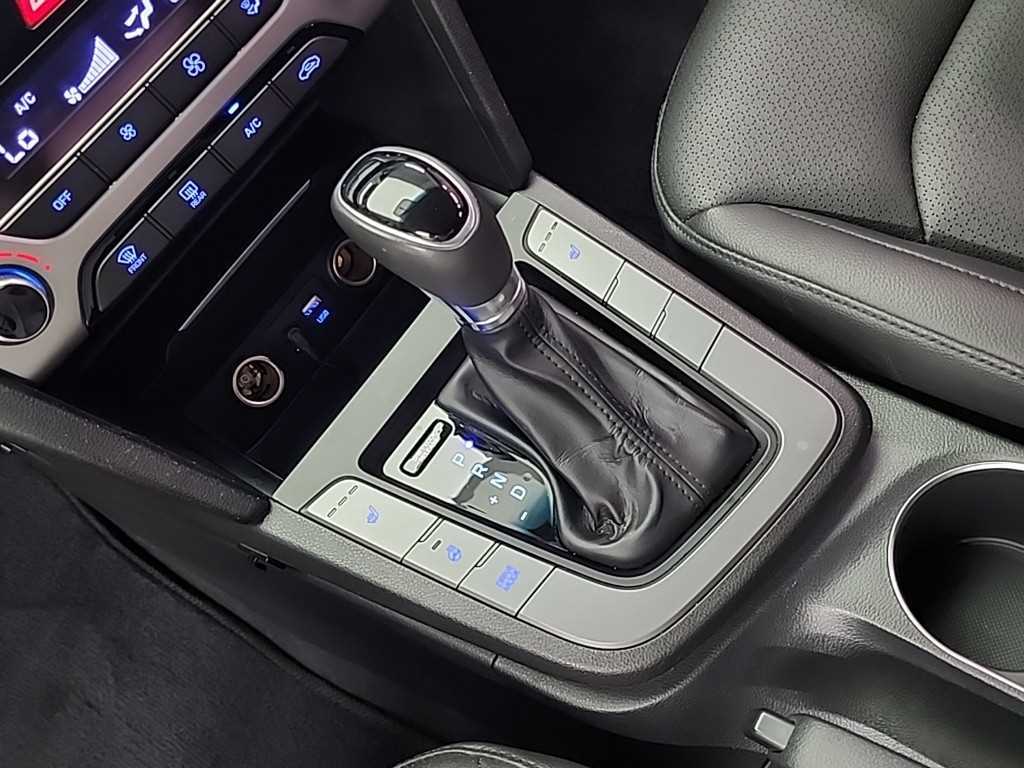 HYUNDAI Avante - Vista 8