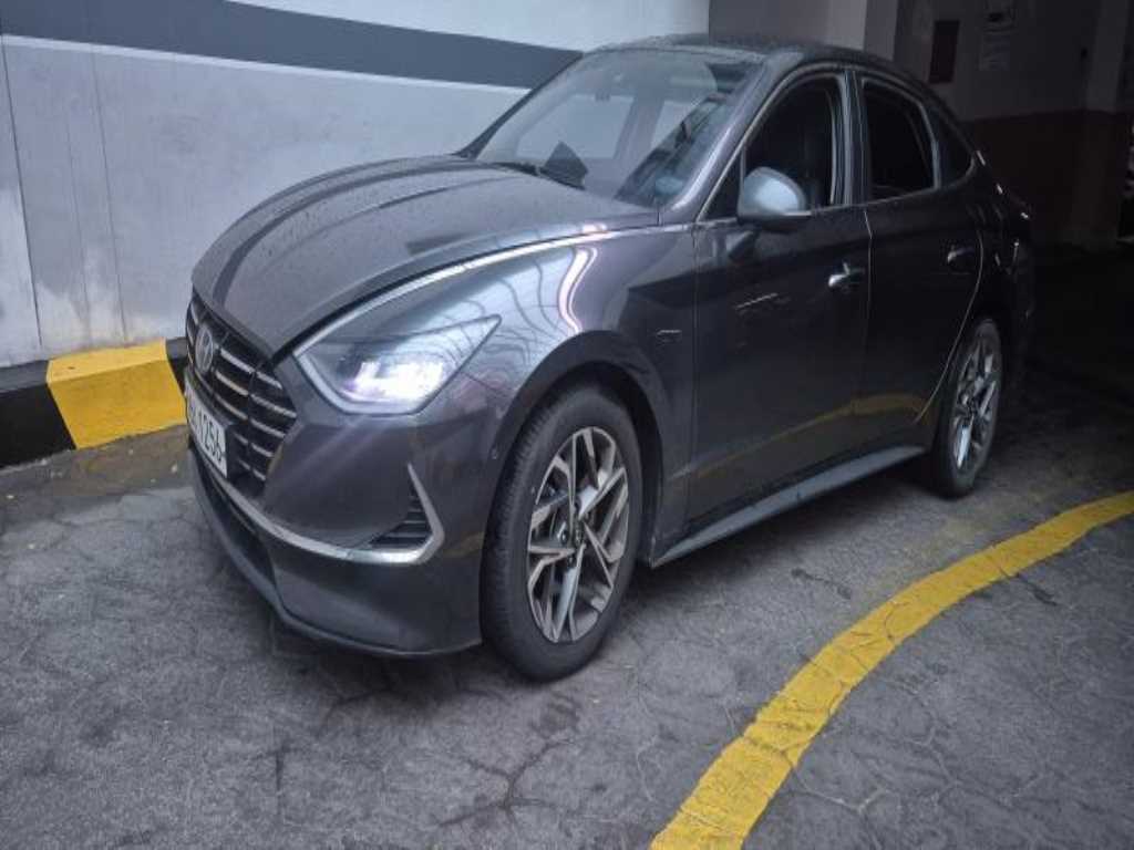 HYUNDAI Sonata - Vista 2