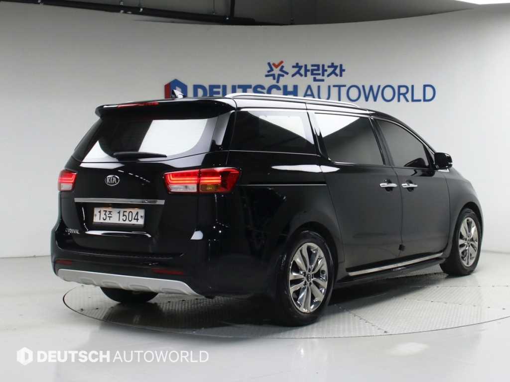 KIA Carnival - Vista 2