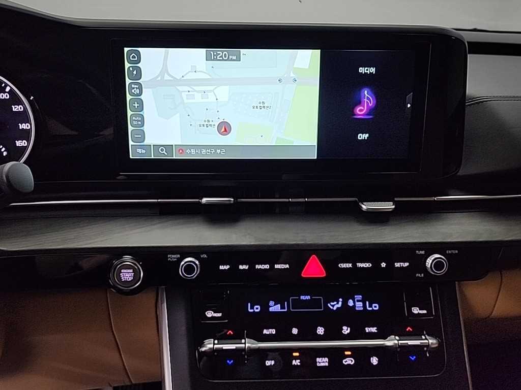 KIA Carnival - Vista 12