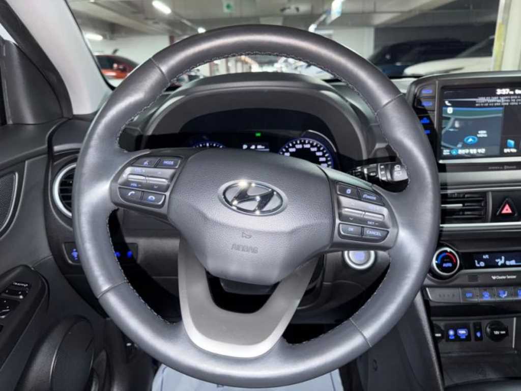 HYUNDAI Kona - Vista 8