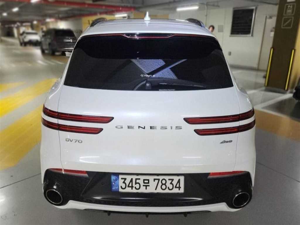 Genesis GV70 - Vista 4