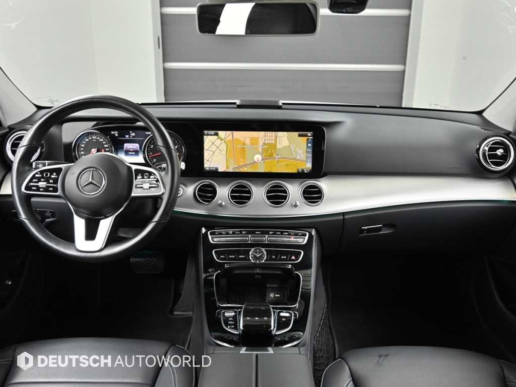 Mercedes Benz E class - Vista 7
