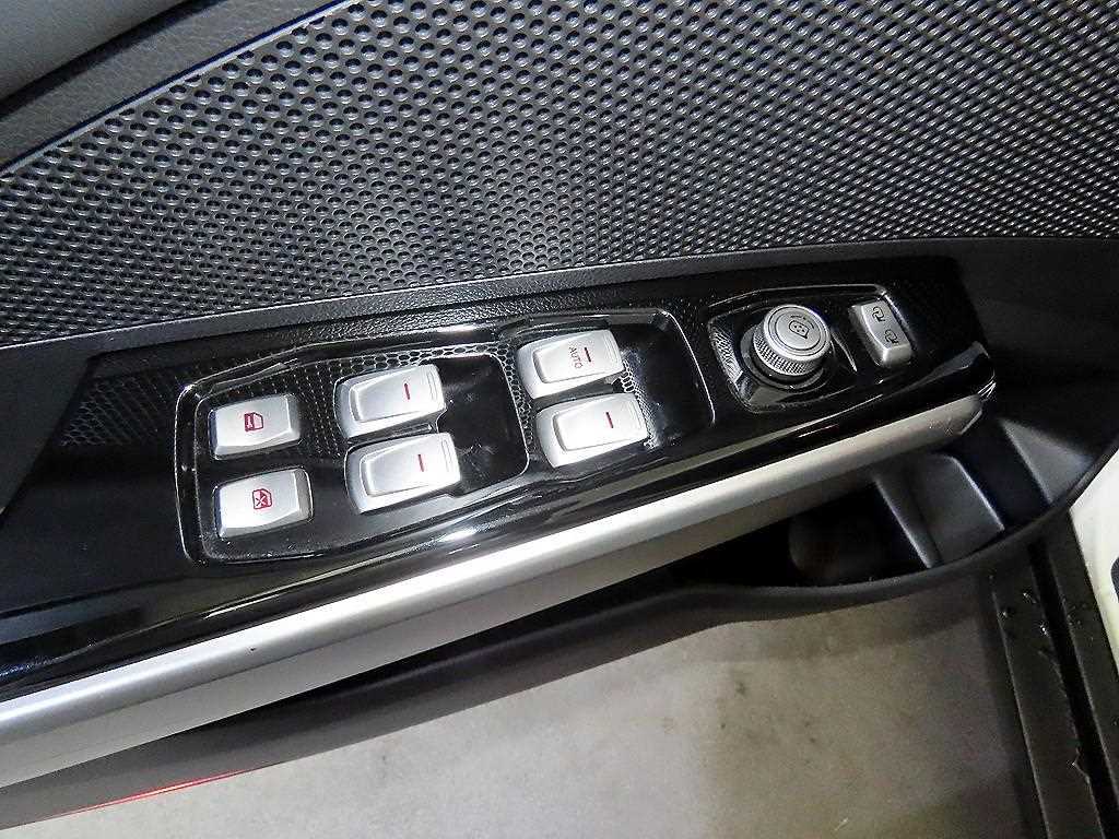 Ssangyong Tivoli 2016 Blanco - Importación desde Corea - HF Imports Iquique - Foto 13