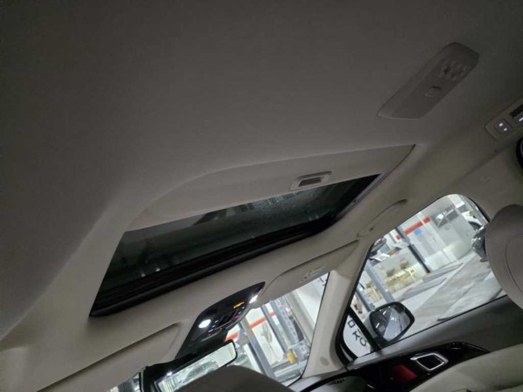 KIA Carnival - Vista 9