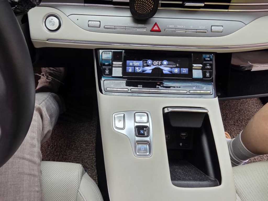HYUNDAI Grandeur - Vista 9
