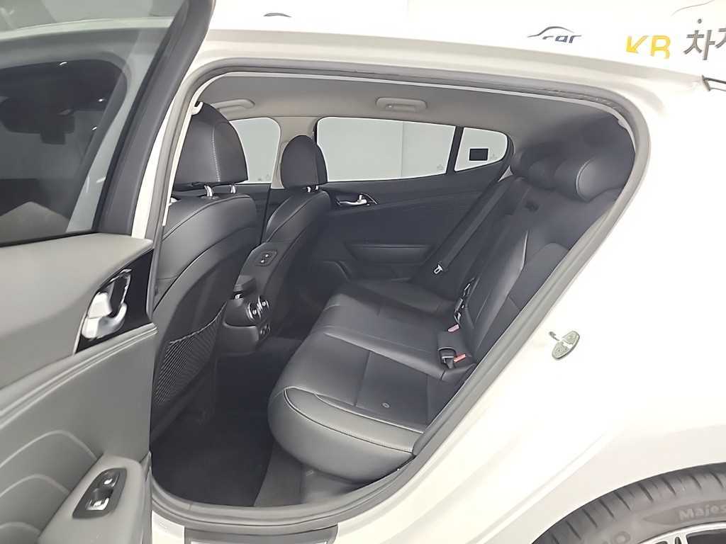 KIA Stinger - Vista 12