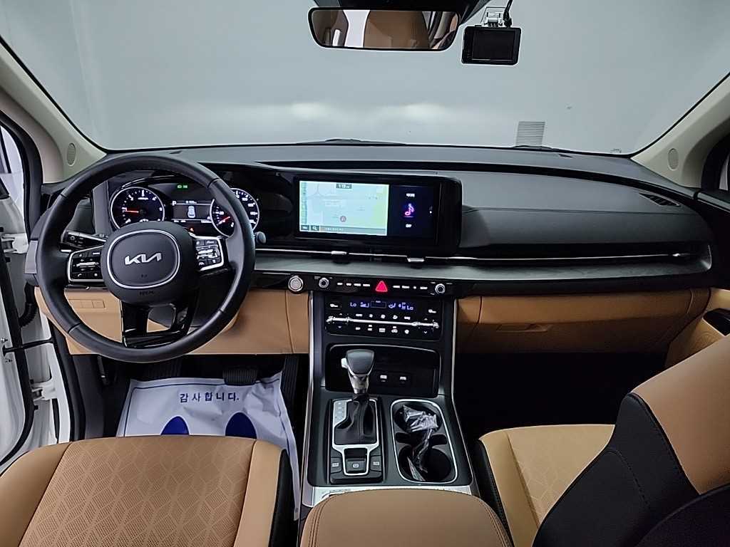 KIA Carnival - Vista 9