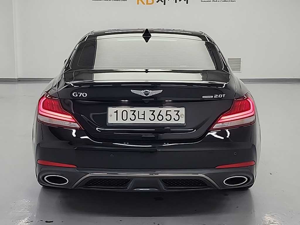 Genesis G70 - Vista 3