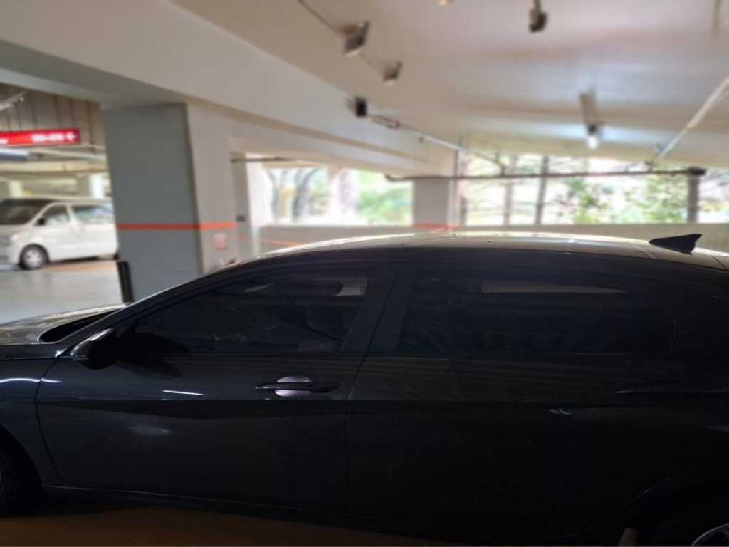 HYUNDAI Avante - Vista 3