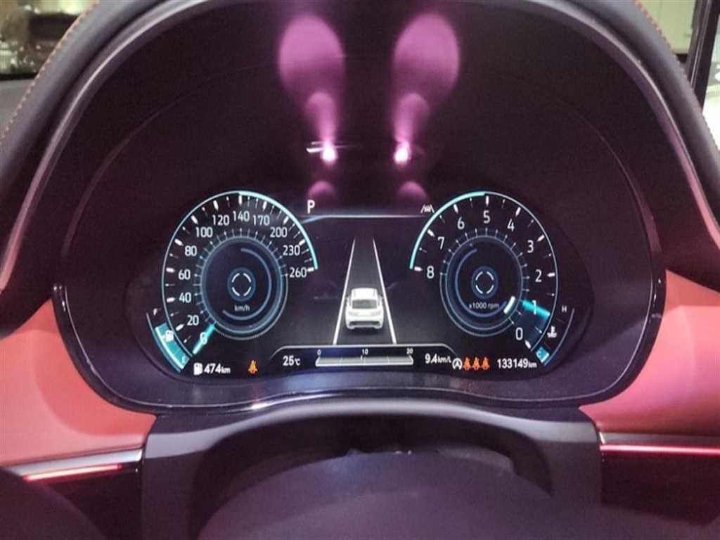 Genesis GV70 - Vista 7