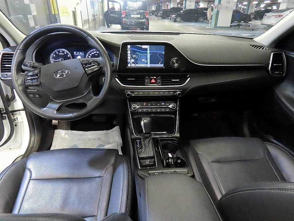 HYUNDAI Grandeur - Vista 10