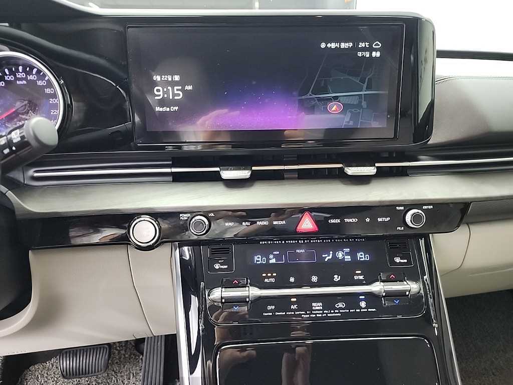 KIA Carnival - Vista 10