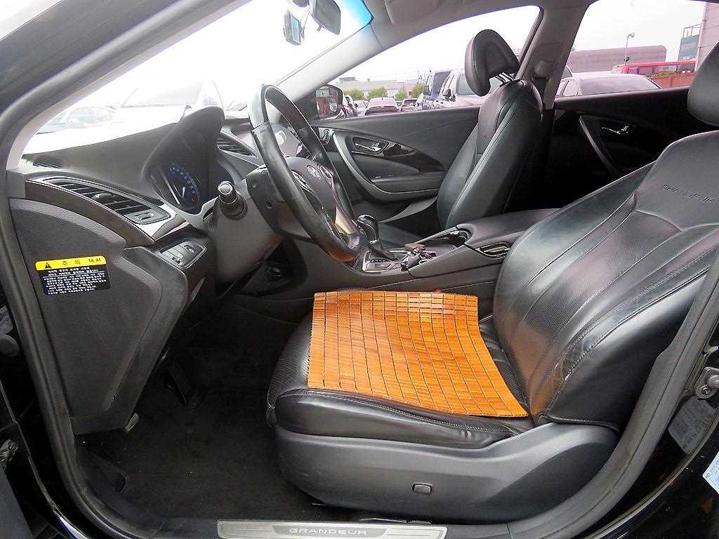 HYUNDAI Grandeur - Vista 5