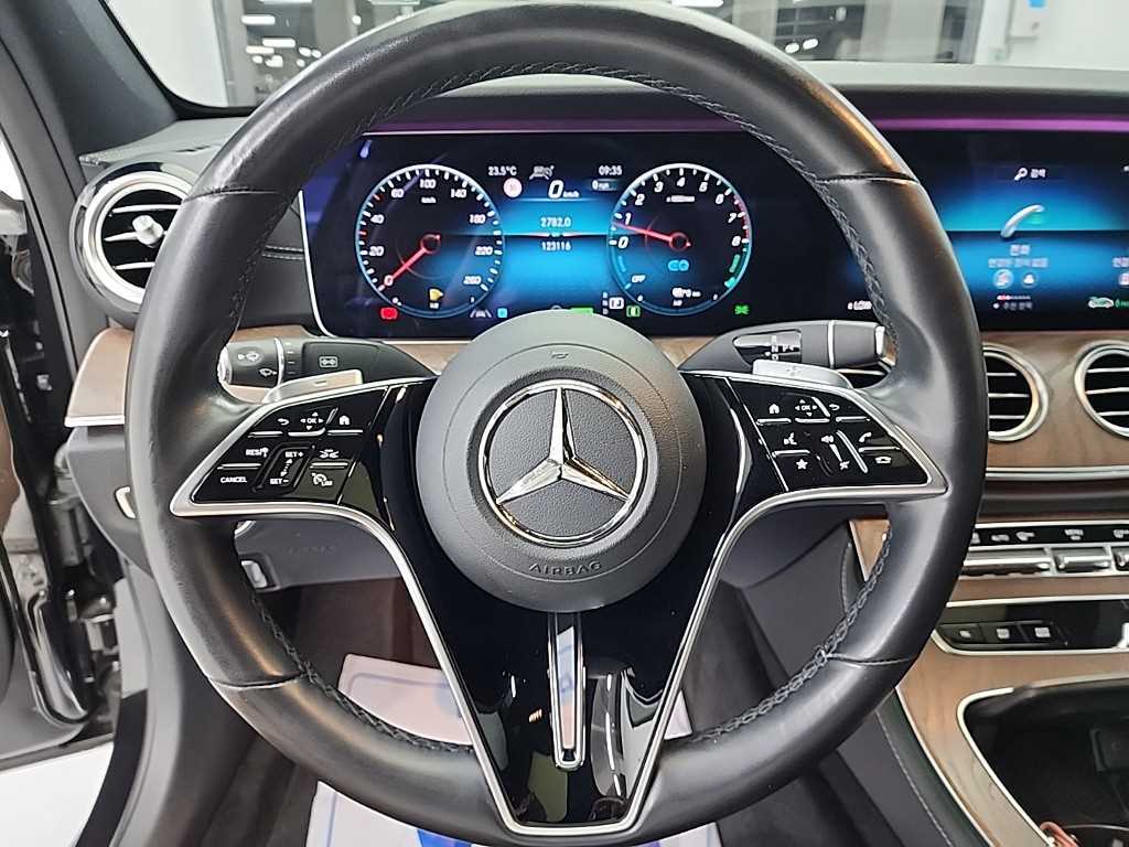 Mercedes Benz E class - Vista 9