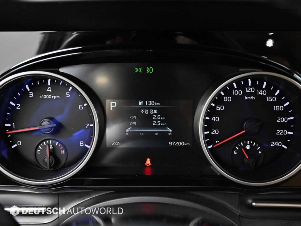 KIA Carnival - Vista 8
