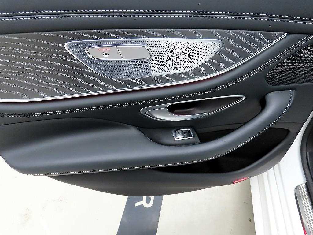 Mercedes Benz AMG GT - Vista 12