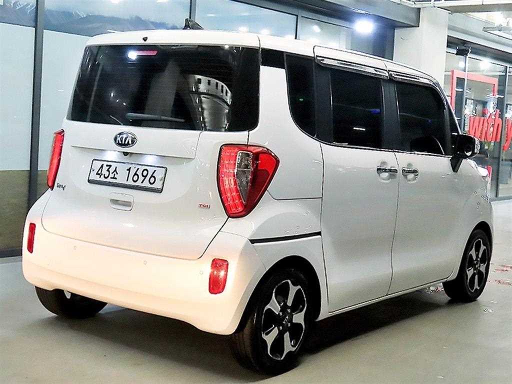 KIA Ray - Vista 4