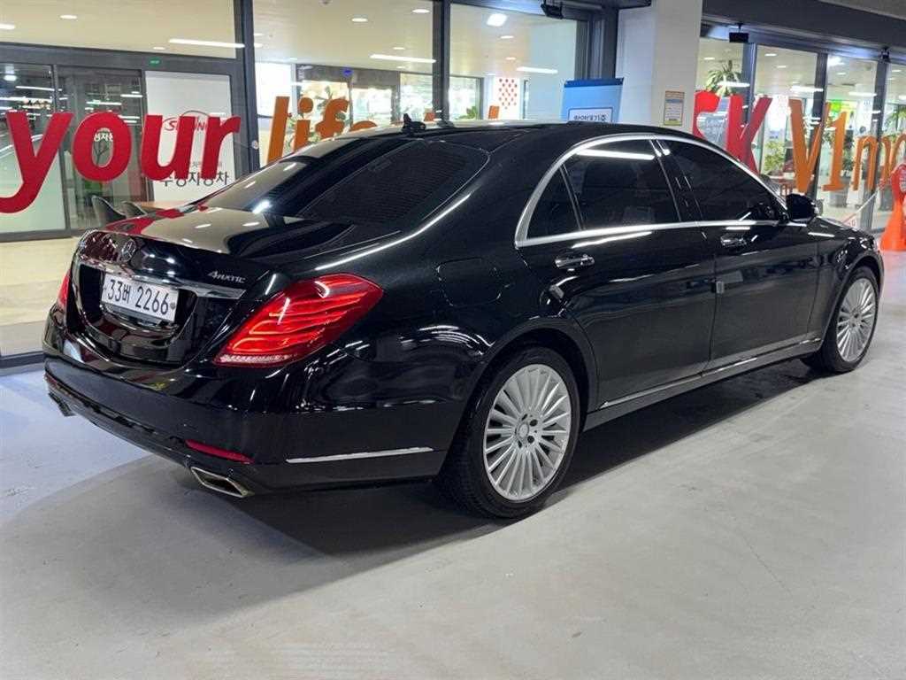 Mercedes Benz S Class - Vista 4