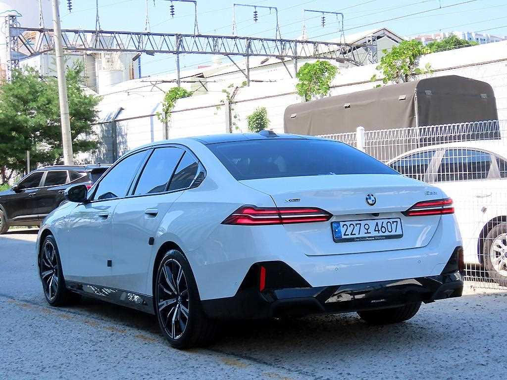 BMW 5 Series - Vista 3